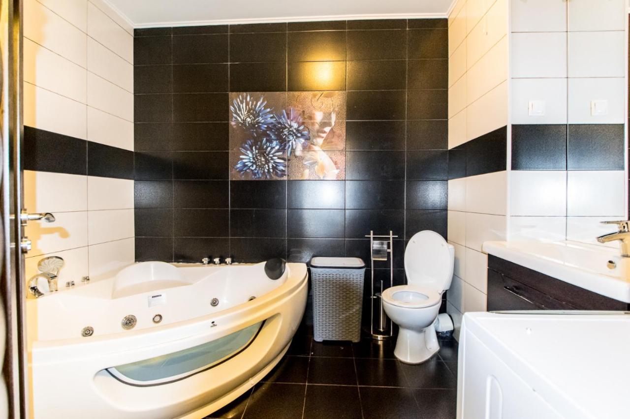 Luxury Hotel Riviera Cluj-Napoca Exteriör bild